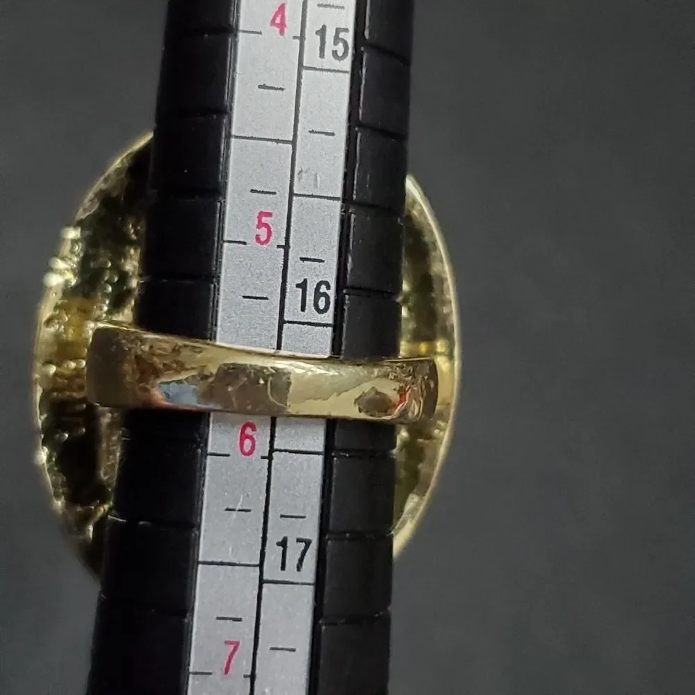 Gold tone peachy keen rhinestone ring size 5.75